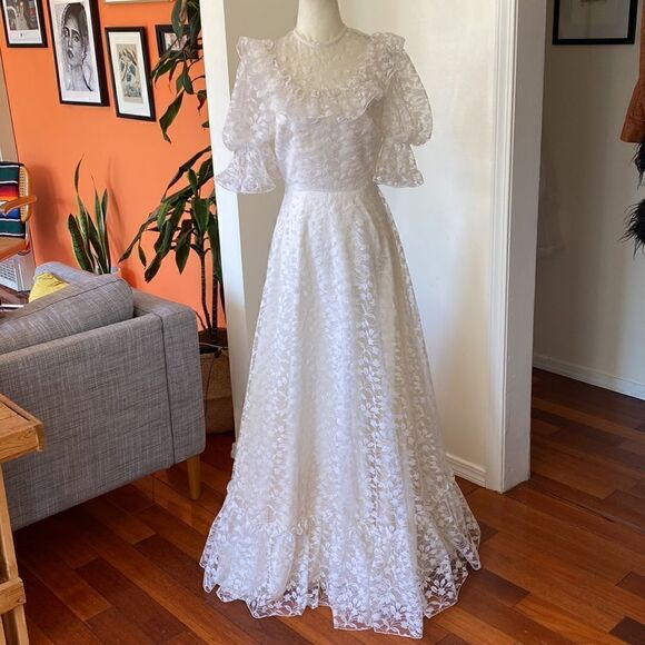 Vintage 70's White Lace Cottagecore Maxi Wedding Gown from Germany Size Small - Picture 4 of 15